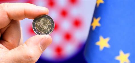 La Croazia Entra Nellarea Euro E Schengen