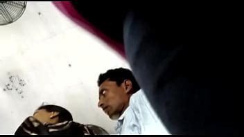 Línea de coño de una en leggings negros XVIDEOS