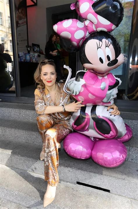 FOTO Tá sa teda nehanbí Lucie Vondráčková sa poriadne odviazala Sex pred ľuďmi To snáď nie