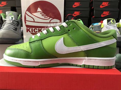 Nike Dunk Low Retro Chlorophyll 2022 Dj6188 300 Kickbulk Sneaker Camera Photos