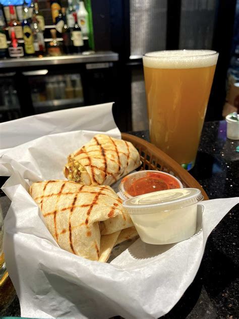 Barney's Beanery at LAX