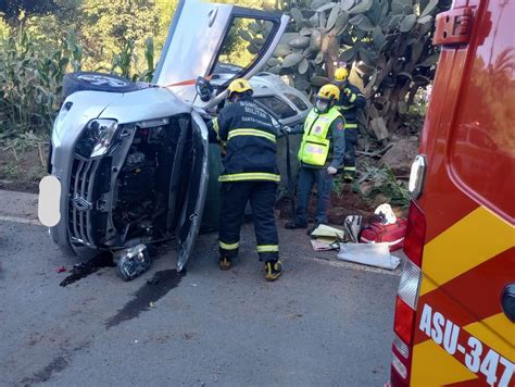 Tr S Pessoas Ficam Feridas Em Capotamento De Ve Culo Na Sc Der