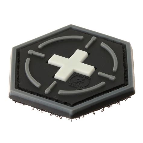 JTG 3D Rubber Patch Hexagon mit Klettfläche Tactical Medic Red Cross