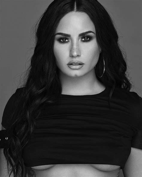 Naked Demi Lovato Added 12 28 2017 By KA