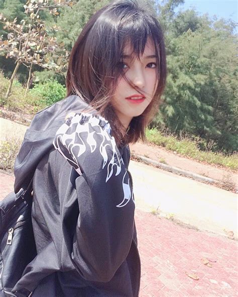 N Sinh C B O Trung G I L C C Ph M Hot Girl V I Nhan S C Trong S Ng T A N Ch Nh Phim