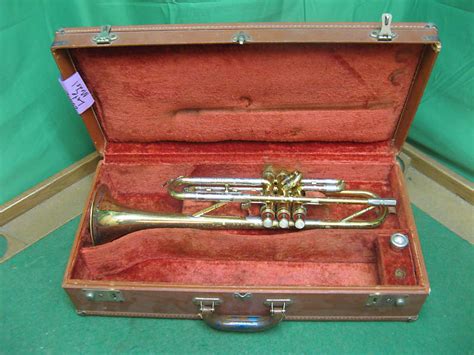 Getzen Super Deluxe Trumpet Reconditioned Original Case Reverb