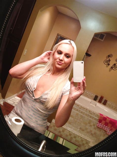 Stripping Amateur Shower XXX Dessert Picture