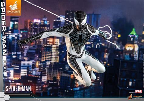 Marvel S Spider Man Goes Negative With A New Hot Toys Figure