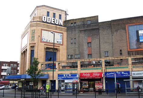A guide to the best parking near odeon holloway road