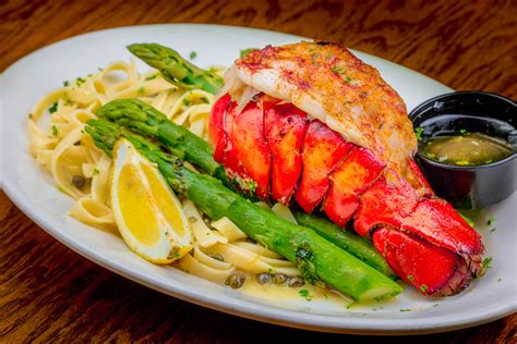 Lobster Tail North Atlantic Cold Water 5 Oz Tail Broiled Garlic