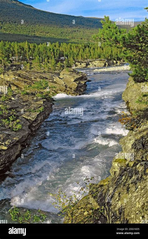 The rocky mountain rapids hi-res stock photography and images - Alamy
