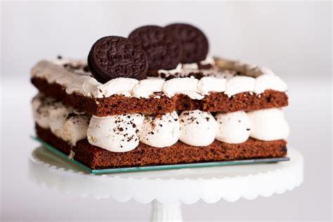 Naked cake o bolo sem cobertura que é delícia e tendência