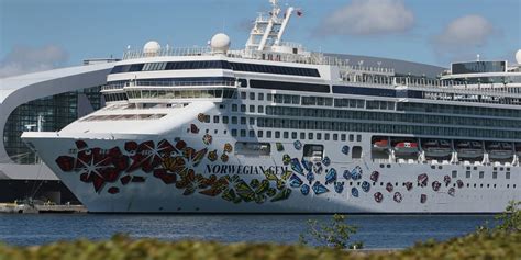 Norwegian's Luxury Offerings Make the Stock a Buy, Says Analyst - Barron's