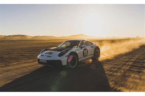 Rali Safari Porsche recupera pinturas históricas no 911 Dakar