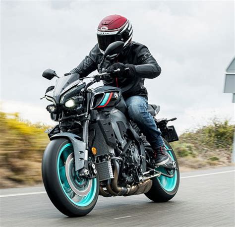 TOP 10 Naked Motorräder der oberen Mittelklasse bis 135ps