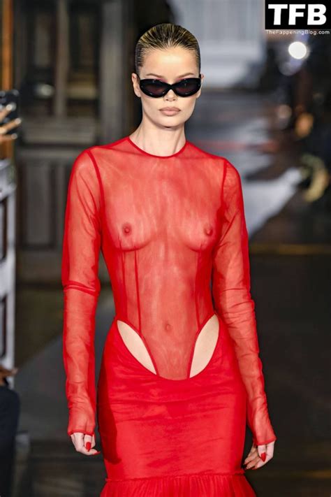 Frida Aasen Displays Her Nude Tits Sexy Legs At Laquan Smith Fashion Show In Nyc Photos