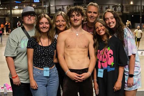 Benson Boones Family: All About the Singers Sisters and Parents