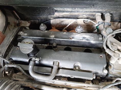 Замена прокладки клапанной крышки — Ford Fusion, 1,4 л, 2007 года ...