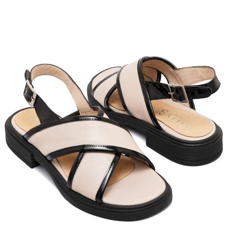 Sandalias Bajas De Cuero Nude Rallys