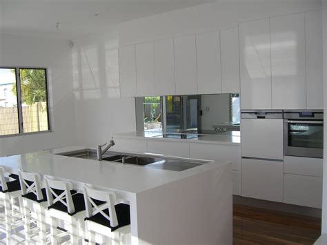 Зеркальный фартук - 38 фото