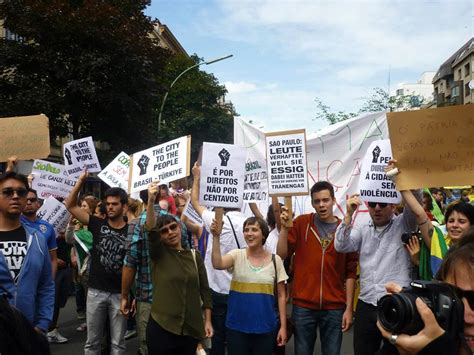 Manifestações de apoio aos protestos no Brasil tomam ruas pelo mundo