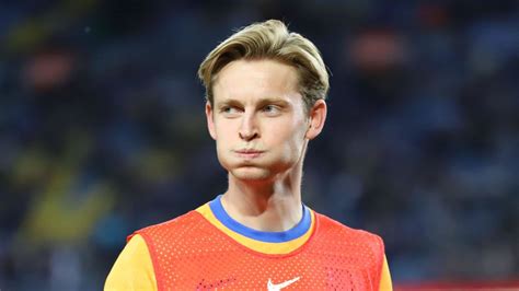 Man Utd Prepare Bold New Frenkie De Jong Strategy As Barcelona U Turn