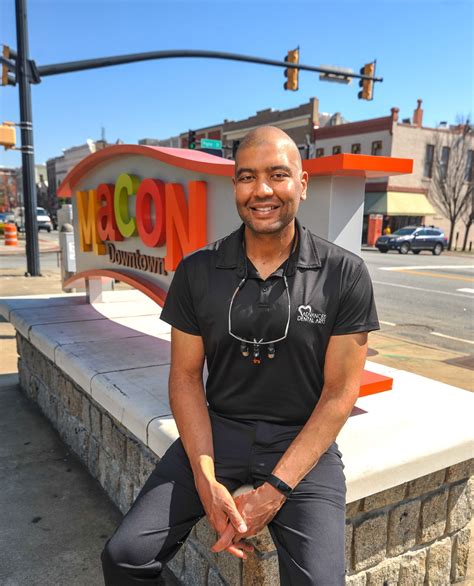Mercer alumnus gives back to Macon through dentistry