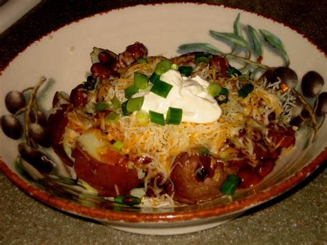 Suzy Homefaker Chili Cheese Baked Potatoes Easy