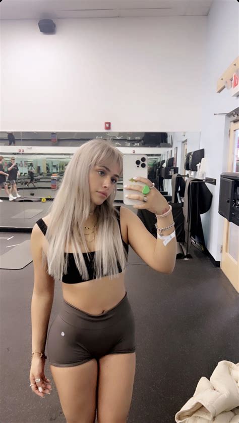 no makeup : r/demisux2