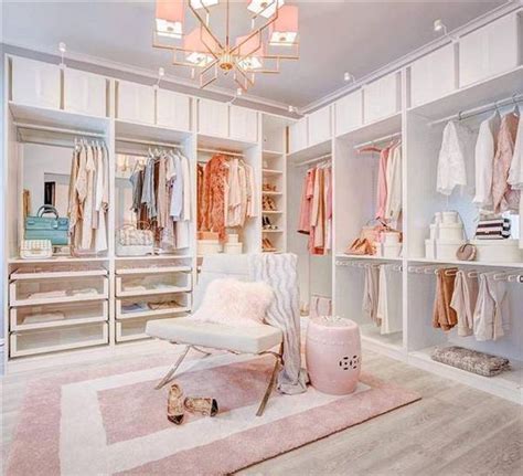 49 Pretty Feminine Walk In Closet Design Ideas Digsdigs