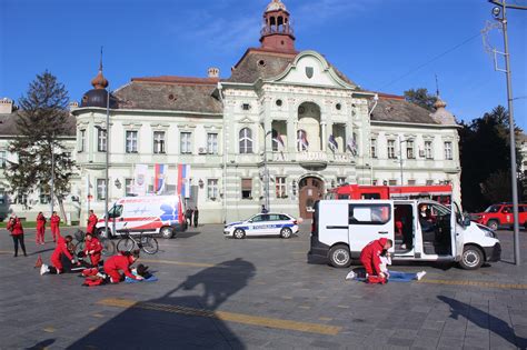 Crveni Krst Zrenjanin Realizovao Pokaznu Ve Bu Bezbednost U Saobra Aju