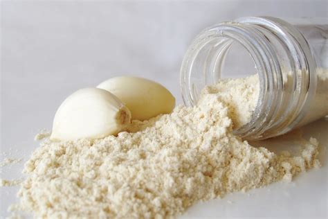 Garlic powder (spices): grams to ml How much garlic powder is in a spoon?