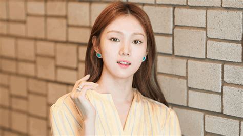 Lee Sung Kyung Might Make Her Comeback With Shooting Star