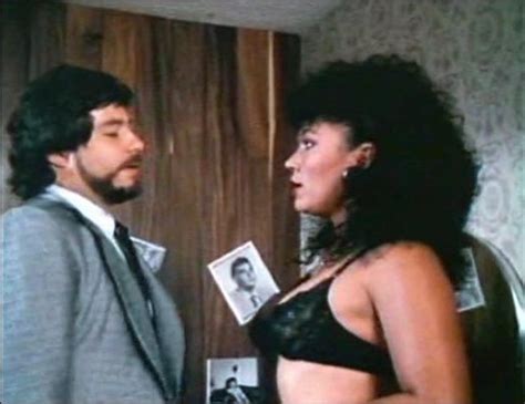 Naked Yirah Aparicio In El Pichichi Del Barrio