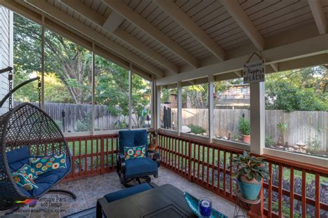 Screened Patio Adds A Relaxing Outdoor Space Contemporary Verandah