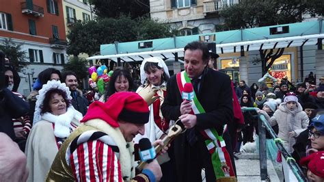 Re Cicciolin Compie 70 Anni E Apre Il Carnevale Con Lo Sbarco A Savona