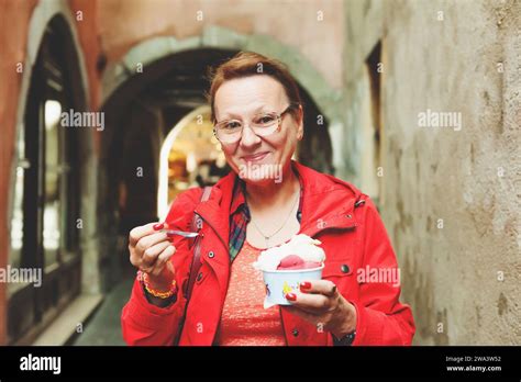 Mature Woman 50 60 Years Old Hi Res Stock Photography And Images Alamy