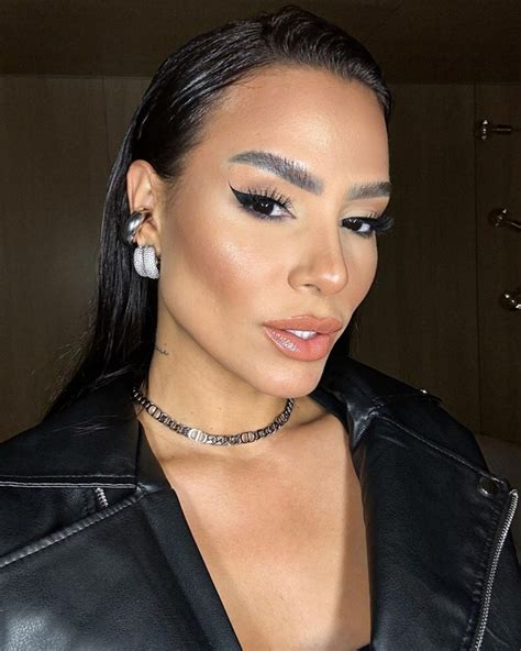 Tra Ite Idealno Nude Sjajilo Za Usne Imamo Prijedloga