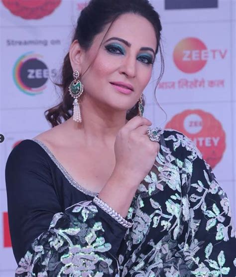35 Stunning Hot Photos Of Rakshanda Khan Wiki Bio Tv Shows Web Series Instagram SpideyPosts