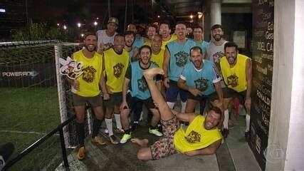 Pelada gay reúne mais de na Zona Sul do Rio toda semana