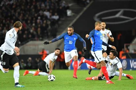 Alexandre Lacazette C est mon meilleur match en équipe de France