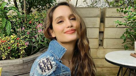 Pamer Foto Seksi Pakai Bikini Tubuh Cinta Laura Disebut Kurus Hingga Bikin Khawatir Netizen