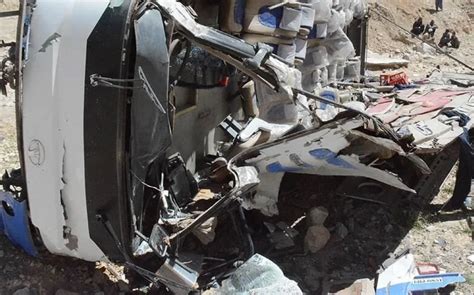 Mexico Road Accident Claims 14 Lives Injures Dozens Reportaz