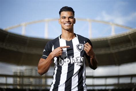 Botafogo anuncia a contratação do volante Danilo Barbosa ex Palmeiras