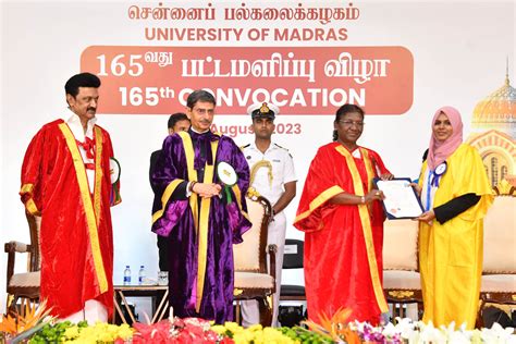 President Droupadi Murmu Graces 165th Convocation Of University Of ...