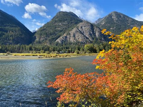 Unplugging in the Beautiful Remote Town of Stehekin Washington