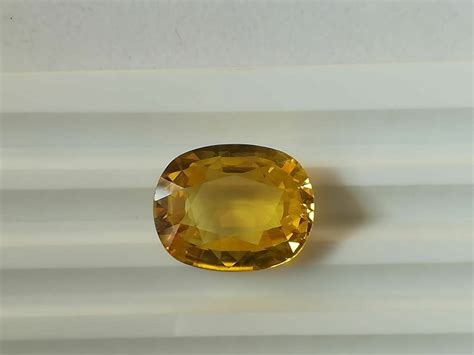 Oval Astrology Natural Bangkok Thai Yellow Sapphire Carats At Rs