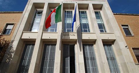 Sedicenne Violentata A Latina Arrestato Il Ricercato Era Nascosto In Una Fabbrica Dismessa