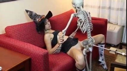 Free Skeleton Porn Videos Xhamster