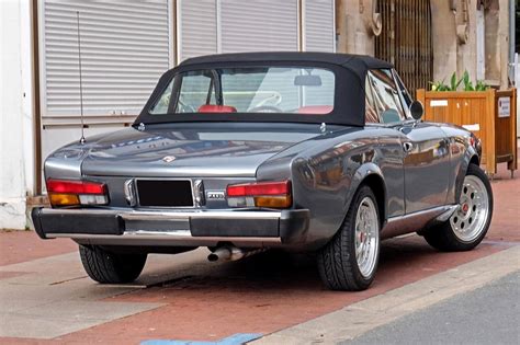 Fiat 124 Spider America Une Voiture De Collection Proposée Par Chris